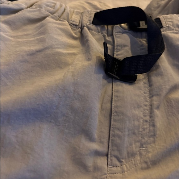 Patagonia Men’s Nylon Lightweight Hiking
Pants Size Med Tan Khaki zippers work - Picture 4 of 8